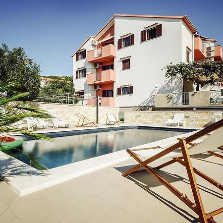 Apartments Martina Primosten Ngoại thất bức ảnh
