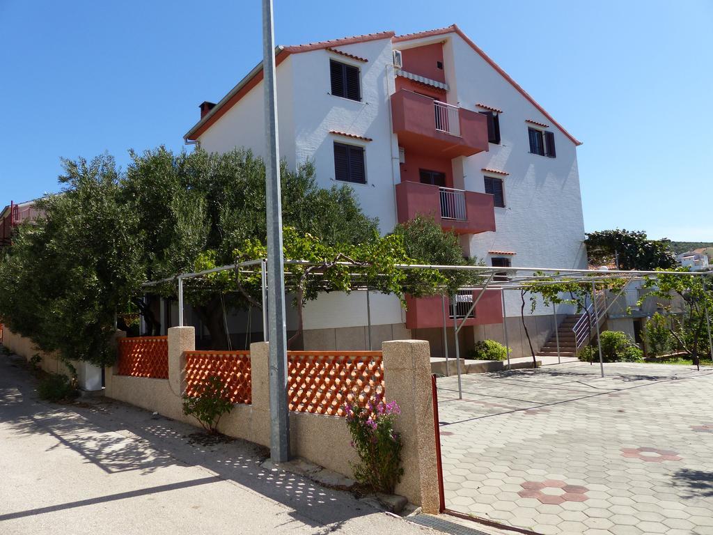 Apartments Martina Primosten Ngoại thất bức ảnh
