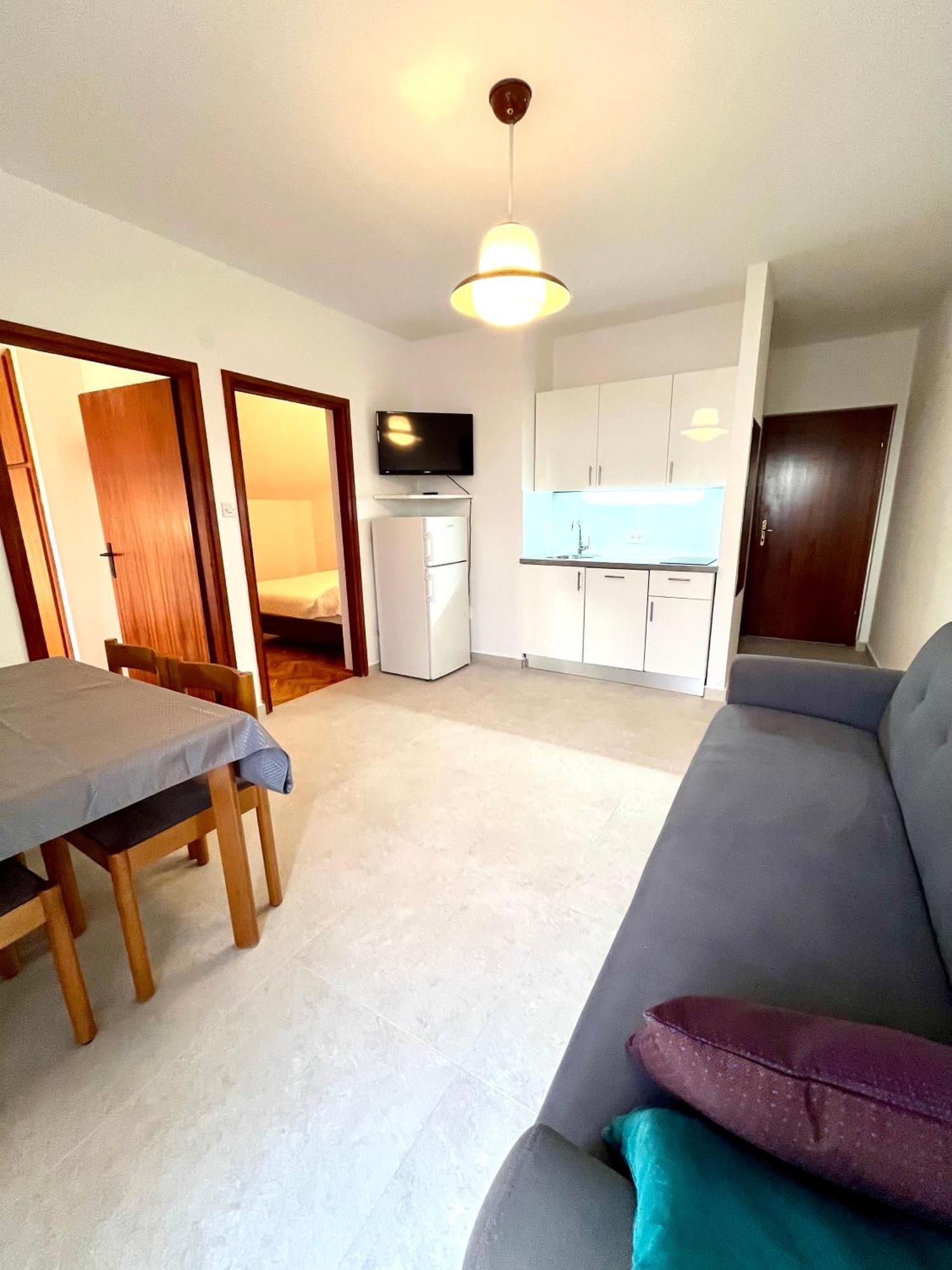 Apartments Martina Primosten Ngoại thất bức ảnh