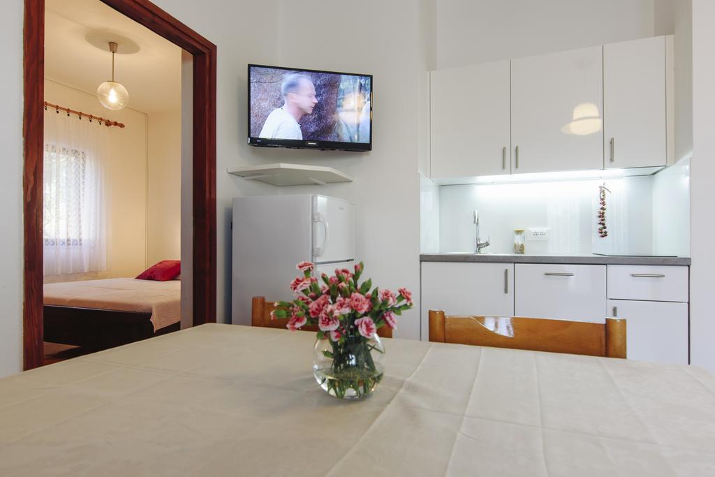 Apartments Martina Primosten Ngoại thất bức ảnh