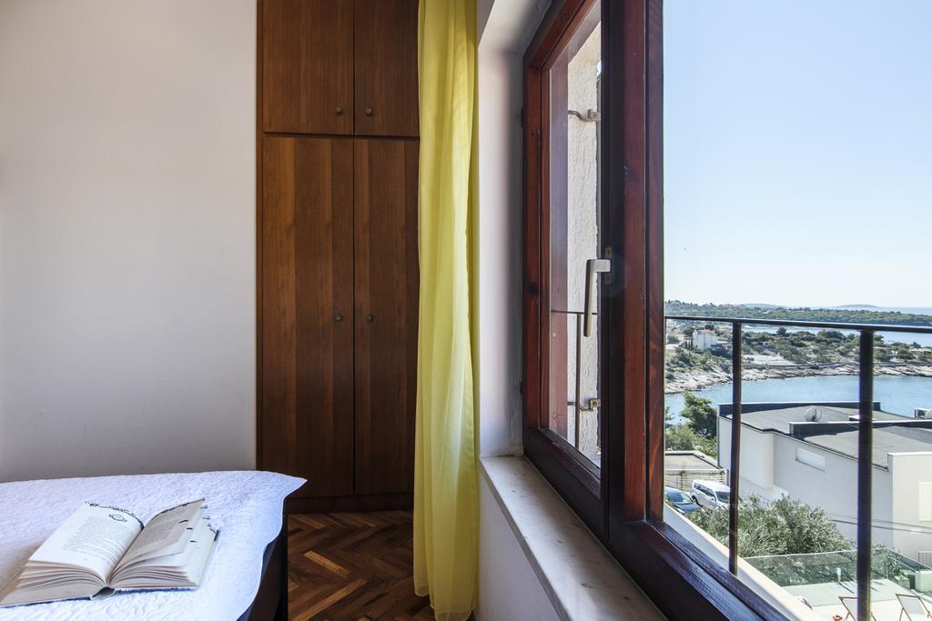 Apartments Martina Primosten Ngoại thất bức ảnh
