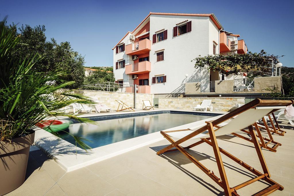 Apartments Martina Primosten Ngoại thất bức ảnh