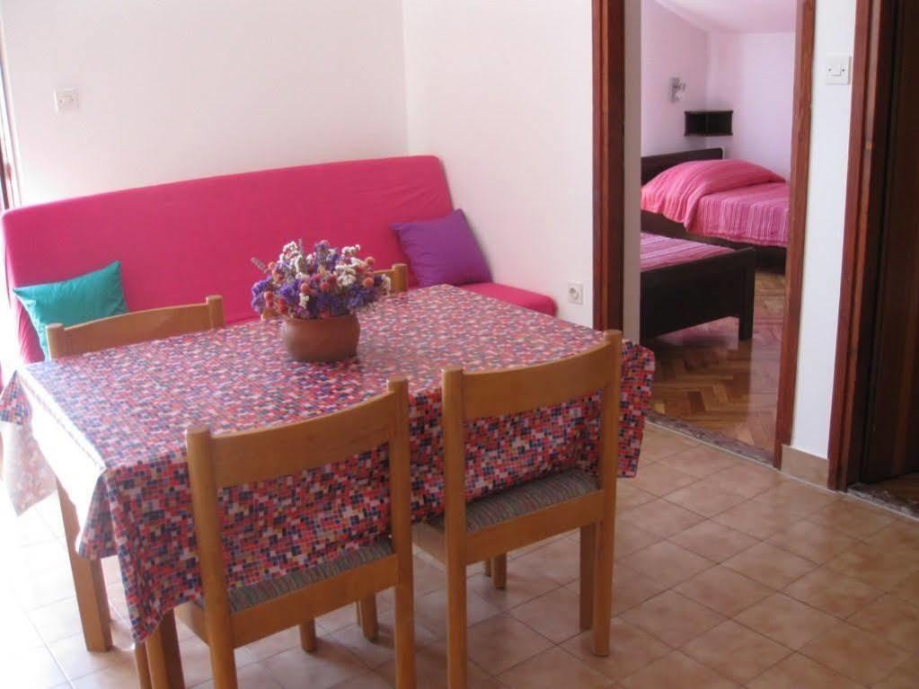 Apartments Martina Primosten Ngoại thất bức ảnh
