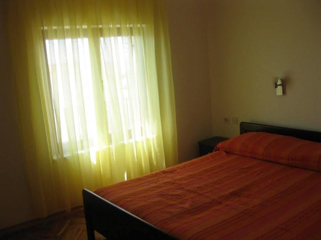 Apartments Martina Primosten Ngoại thất bức ảnh